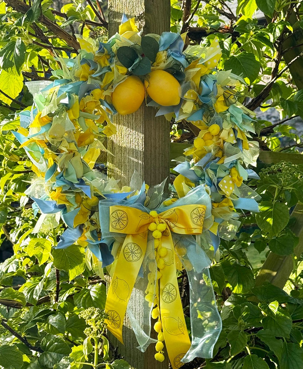lemon_wreath_in_the_garden